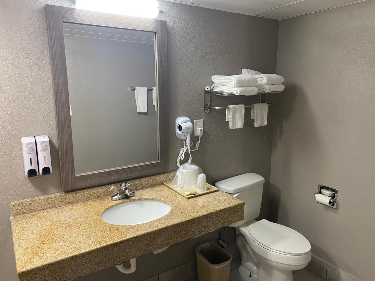 Red Roof Inn Jacksonville, Al Exterior foto